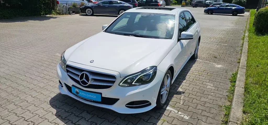 Main__Slider__Photo:Mercedes-Benz E-Class 04/2016-0