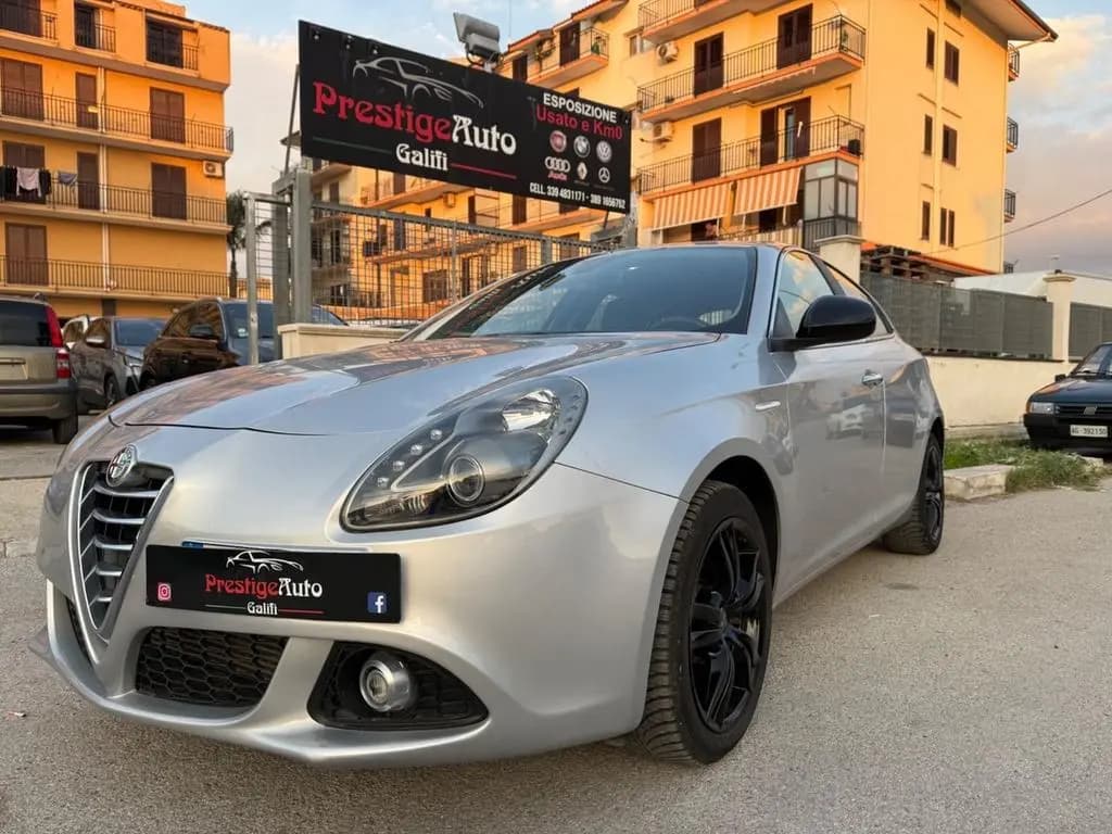 Main__Slider__Photo:Alfa Romeo Giulietta 1.6 JTDm-2 105 CV Distincti 09/2014-0