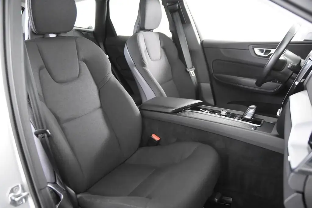 Main__Slider__Photo:Volvo XC60 T8 AWD Inscription *1.Hand*Pano.*Standheiz* 12/2020-1