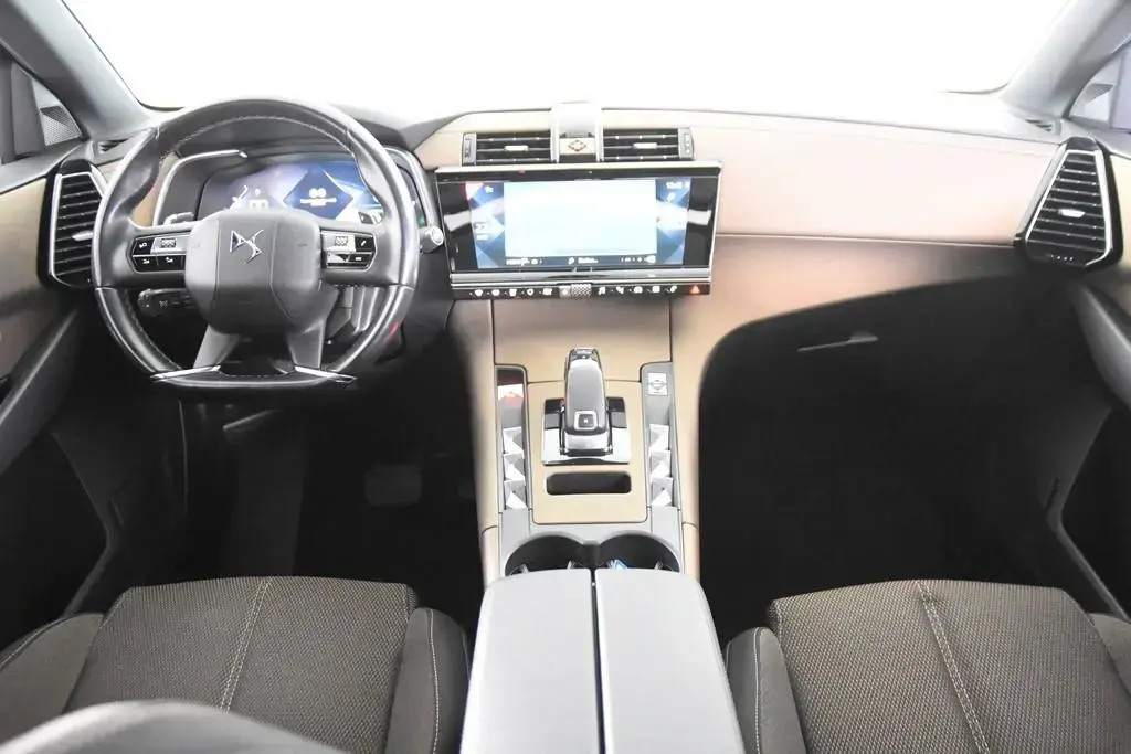 Main__Slider__Photo:DS Automobiles DS7 (Crossback) *1.Hand*Pano.*Leder*Navi* 10/2020-1