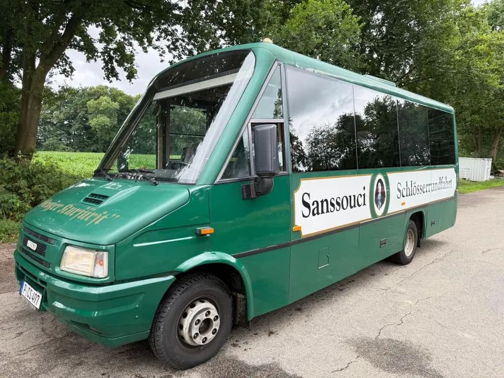 Main__Slider__Photo:Iveco Other Daily*2.8 Diesel*65C12*Reisebus*XXL-Einzellstück 11/2001-0