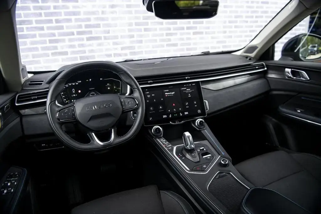 Main__Slider__Photo:Lynk&Co 01 1.5 Plug-in Hybrid | panorama dach | Adaptive 02/2023-1