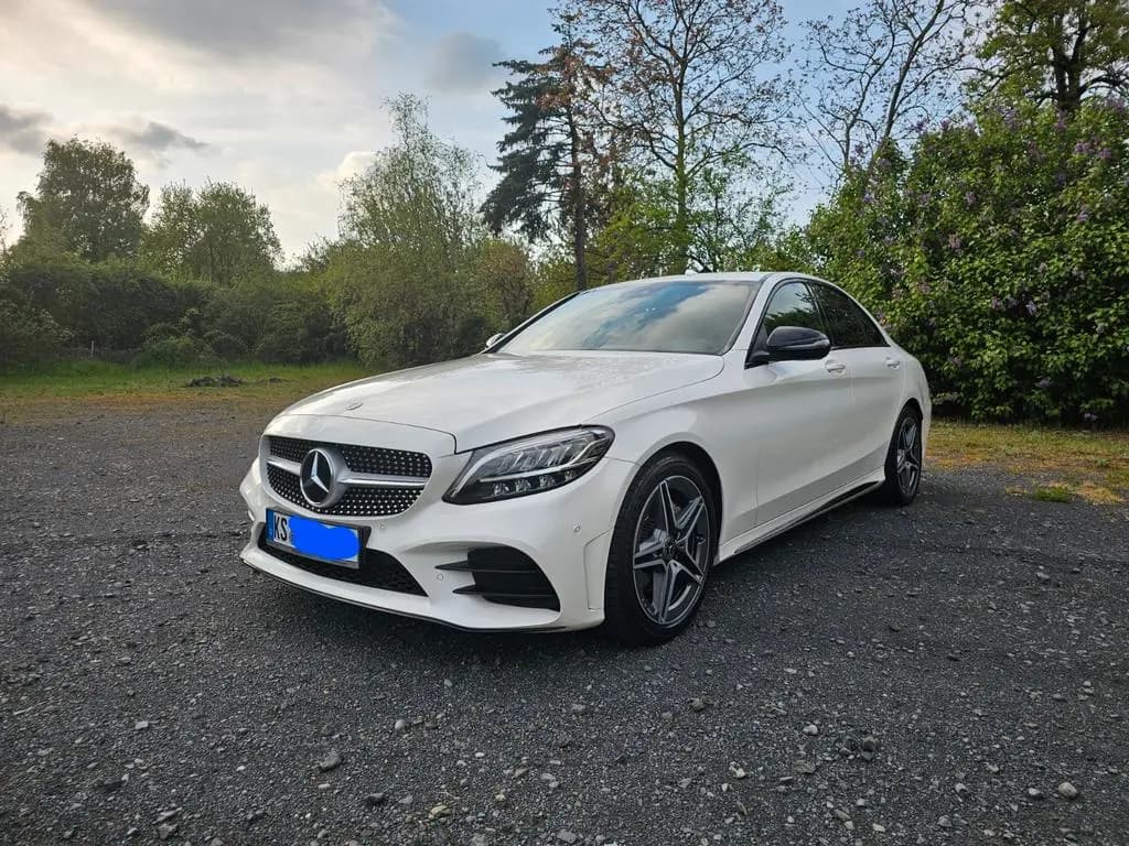Main__Slider__Photo:Mercedes-Benz C-Class 180 - 01/2019-0
