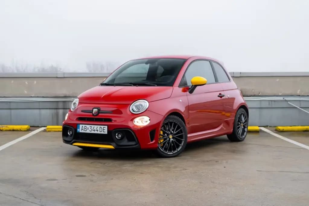 Main__Slider__Photo:Abarth 500 695 Competizione 02/2024-0