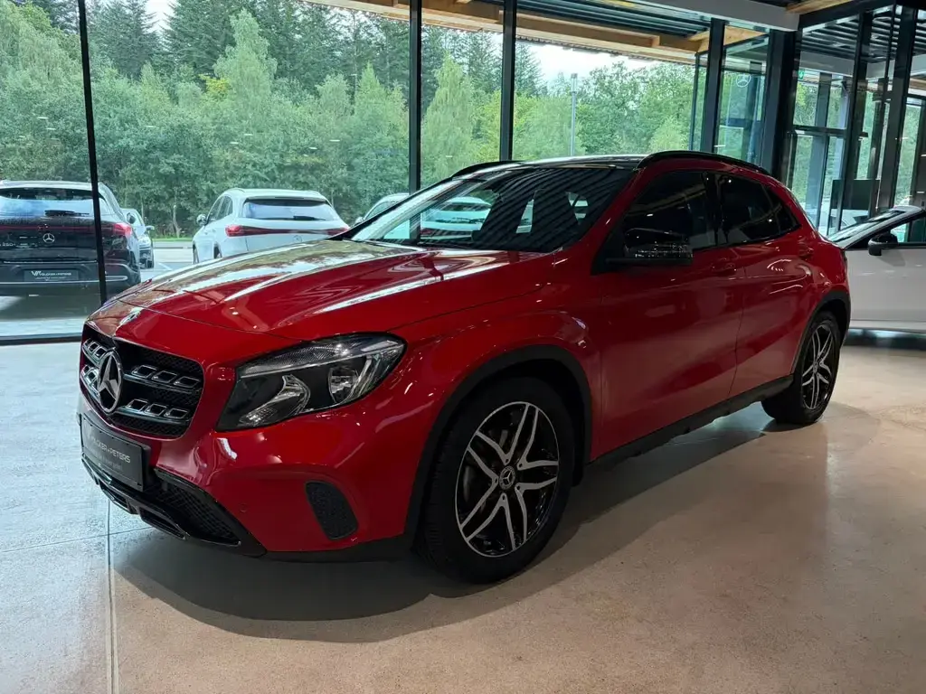 Main__Slider__Photo:Mercedes-Benz GLA 200 /AHK/PANO/AUTOMATIK/360°/NAVI/ 08/2017-1