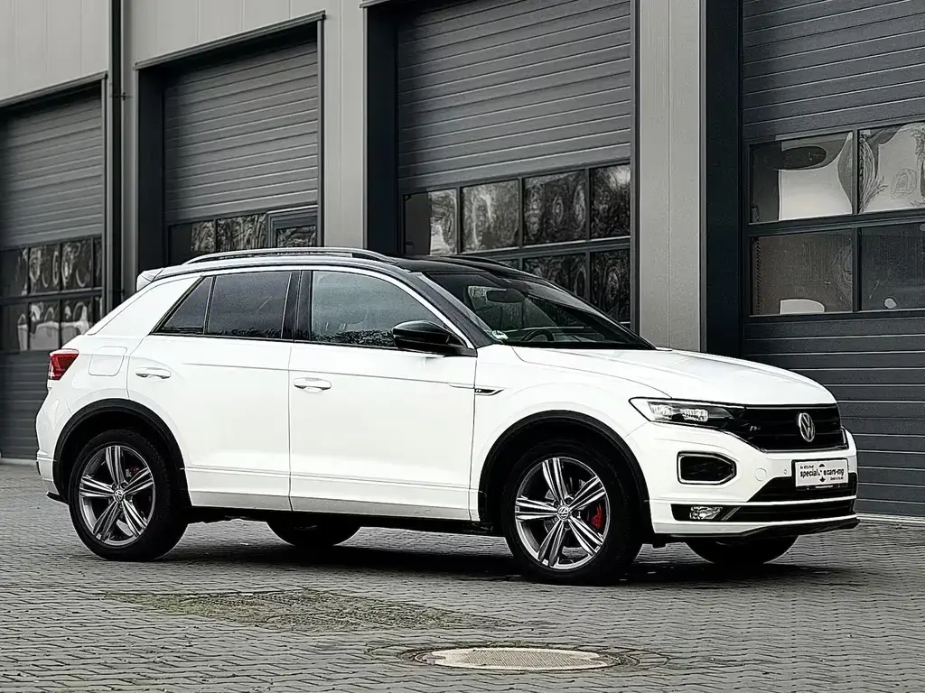 Main__Slider__Photo:Volkswagen T-Roc R-line / Pano / 1. Hd / Kamera / AHK 03/2019-1