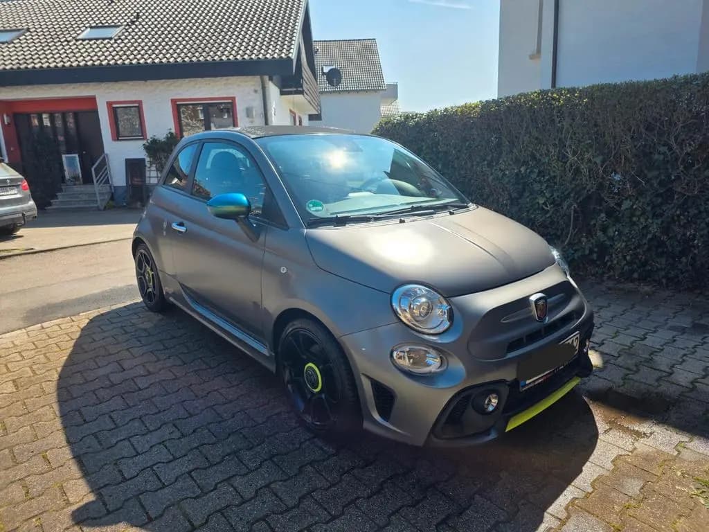 Main__Slider__Photo:Abarth 595C 1.4 T-Jet MY20 595C Pista 70 Years 03/2020-0