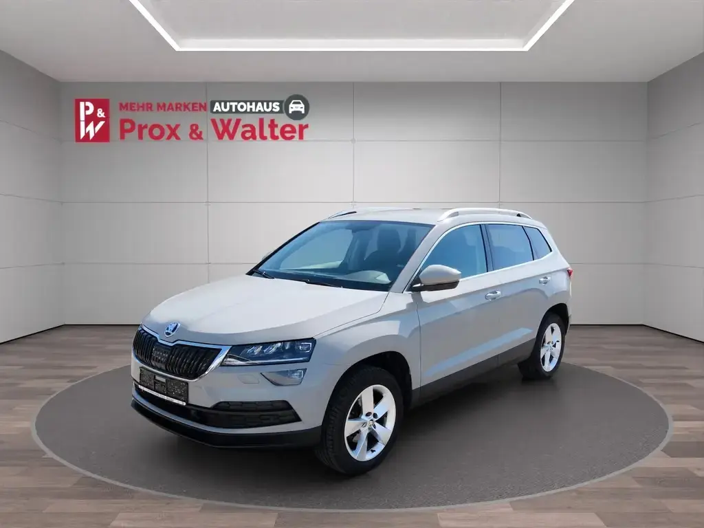 Main__Slider__Photo:Skoda Karoq 1.5 TSI OPF Style Plus LED+NAVI+AHK+ACC 05/2020-1