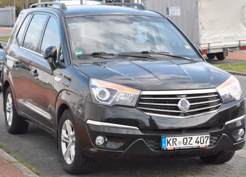 Main__Slider__Photo:Ssangyong Rodius 2.2 Diesel e-XDi 220 Quartz 2WD Quartz 12/2017-0