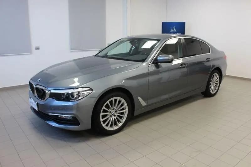 Main__Slider__Photo:BMW Serie 5 520 d xDrive aut. Luxury 09/2017-0