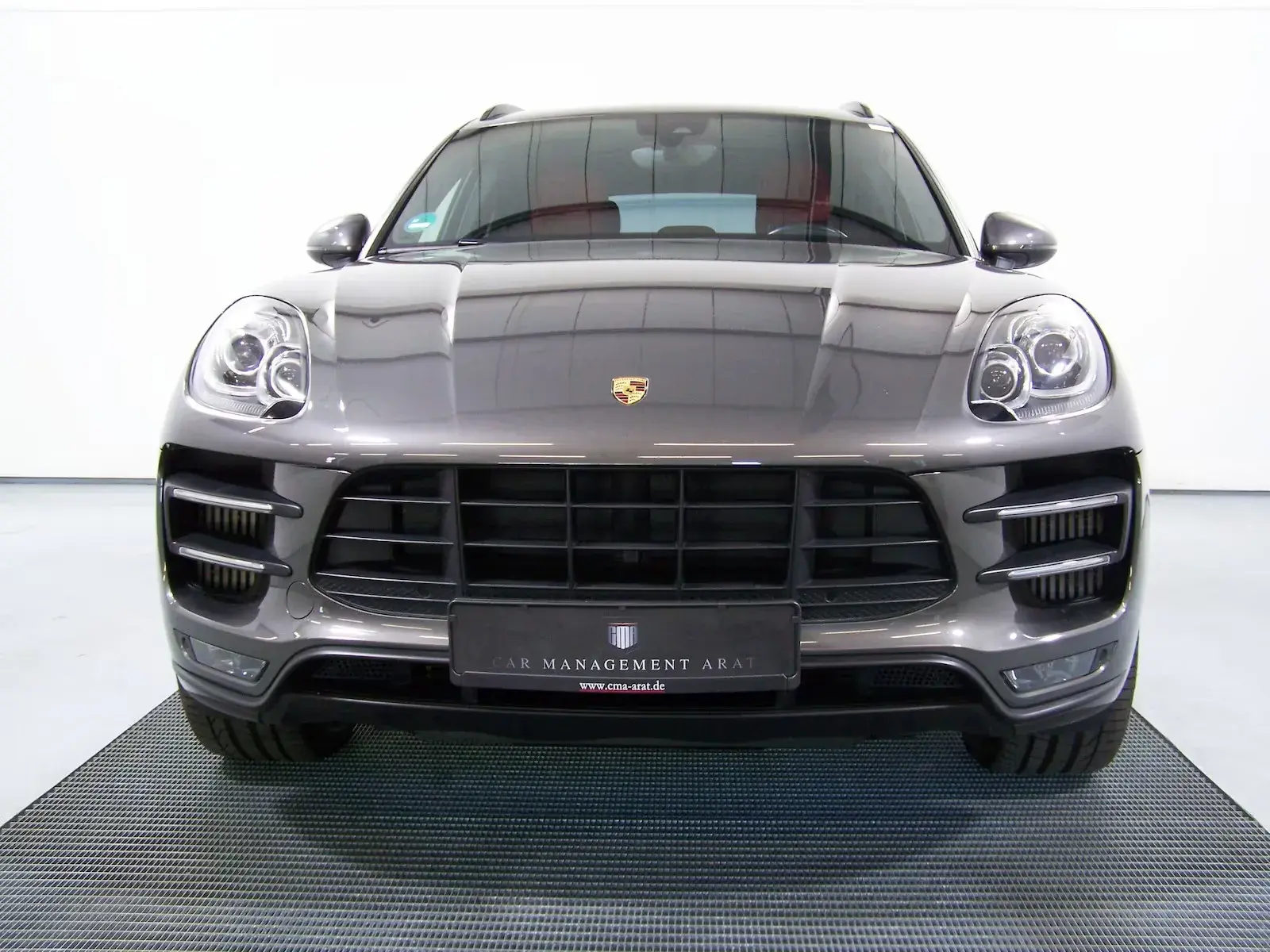 Main__Slider__Photo:Porsche Macan 08/2016-1