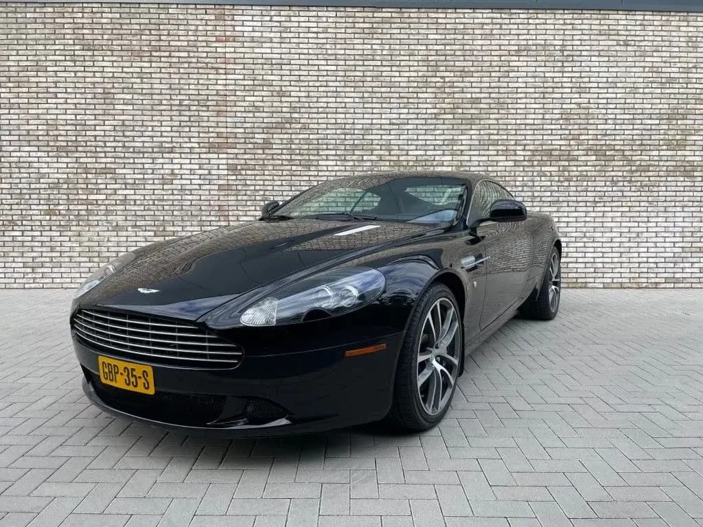 Main__Slider__Photo:Aston Martin DB9 5.9-L V12 Touchtronic/Cruise control/470 PK/ 06/2011-0