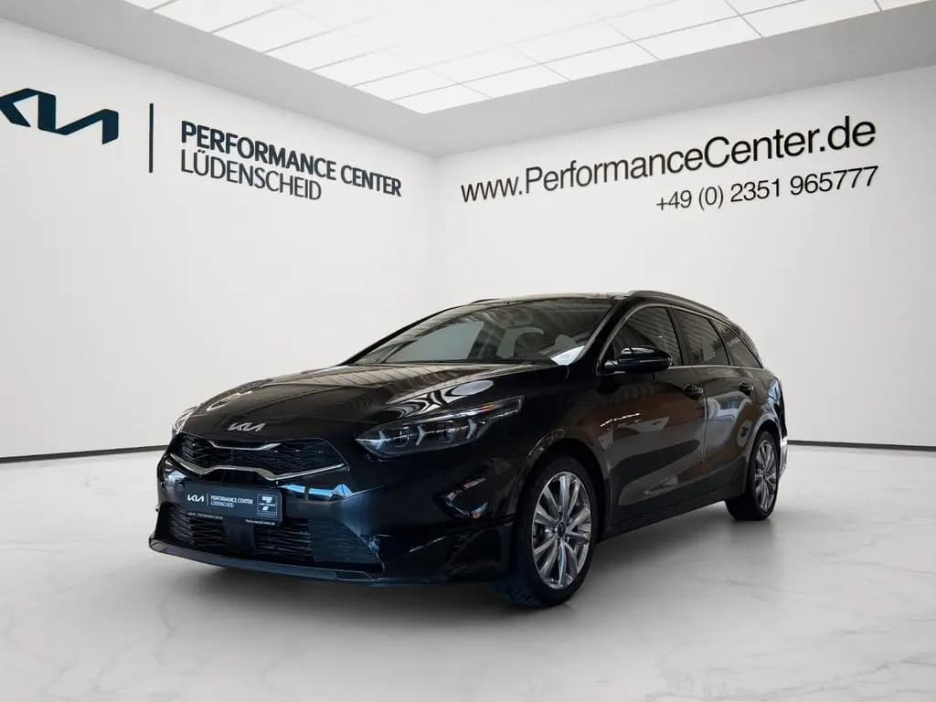 Main__Slider__Photo:Kia Ceed SW 1.5T DCT7 PLATINUM*PANO*CARPL.*AHK* 04/2025-0