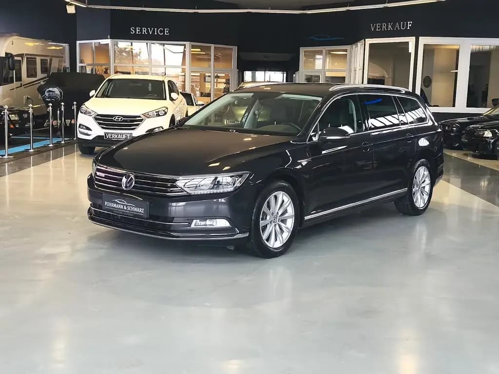 Main__Slider__Photo:Volkswagen Passat V.2.0 TSI 280PS 4*4 Highline R-Line+AHK 12/2017-0
