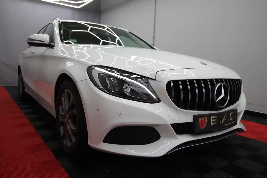 Main__Slider__Photo:Mercedes-Benz C-Class T CGI Avantgarde Navi LED Sportsitze 10/2017-1