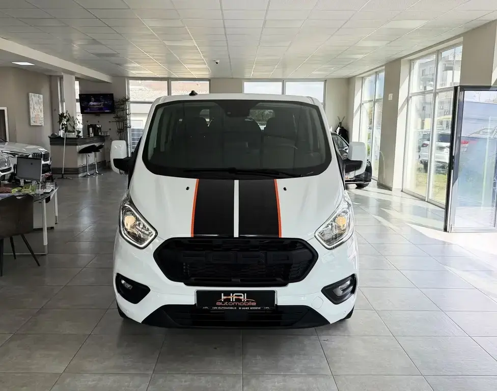 Main__Slider__Photo:Ford Transit Custom 320 L1 Automatik/Navi/8-Sitzer 03/2021-1