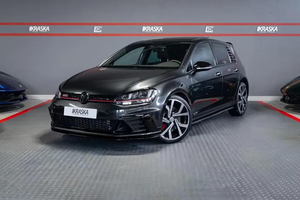 Main__Slider__Photo:Volkswagen Golf 2.0 TSI GTI Clubsport PANO DYNAUDIO *KW* 05/2016-0