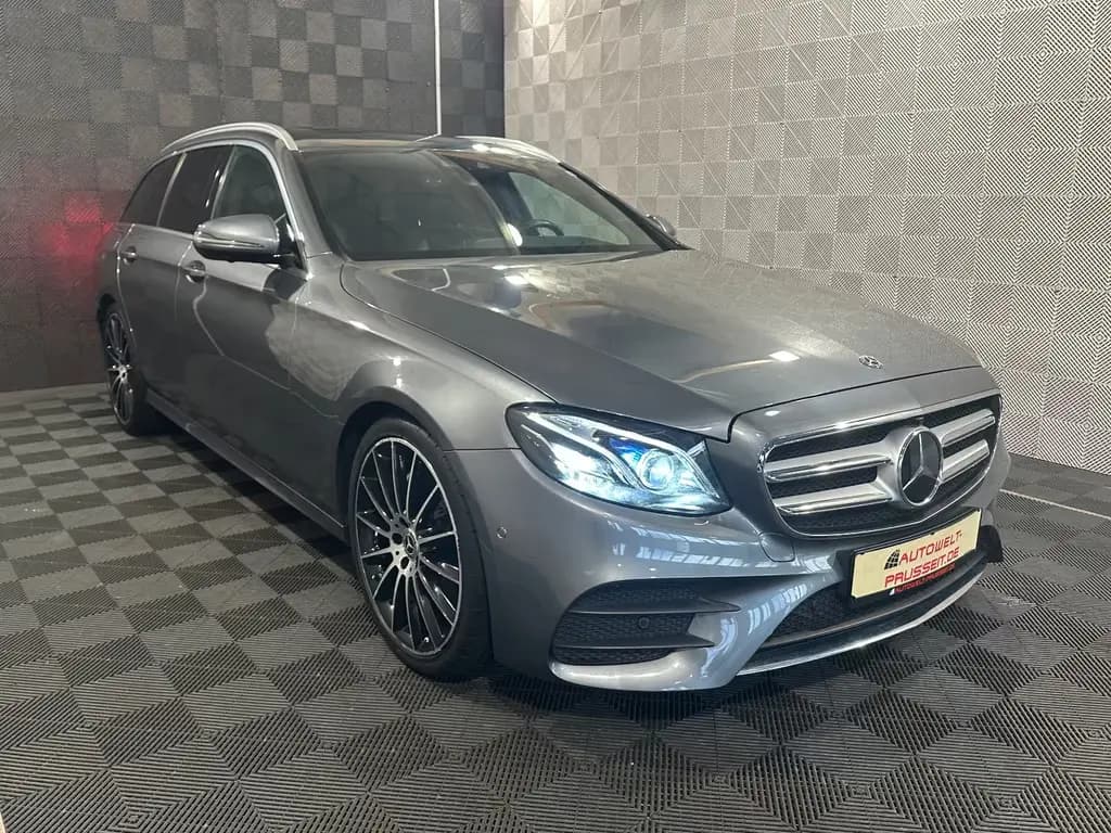 Main__Slider__Photo:Mercedes-Benz E-Class 200 T*AMG*360°-MULTIBEAM-BURMESTER-ST.HZ-ACC 08/2018-0