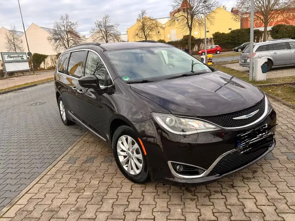 Main__Slider__Photo:Chrysler Pacifica 07/2017-0