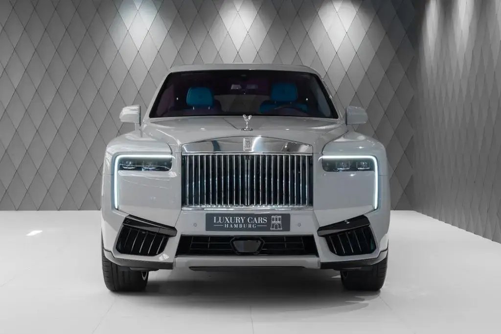 Main__Slider__Photo:Rolls-Royce Cullinan Series II 2026 GREY/TIFFANY 4 SEATS 01/2026-1