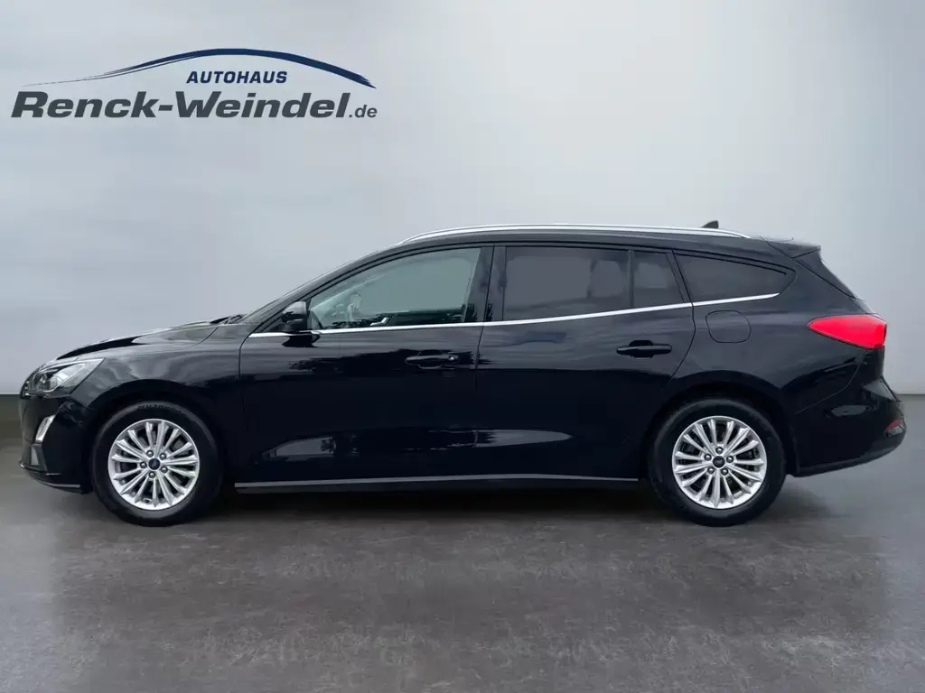 Main__Slider__Photo:Ford Focus Turnier Titanium X Navi Klimaautom Totwink 11/2020-1