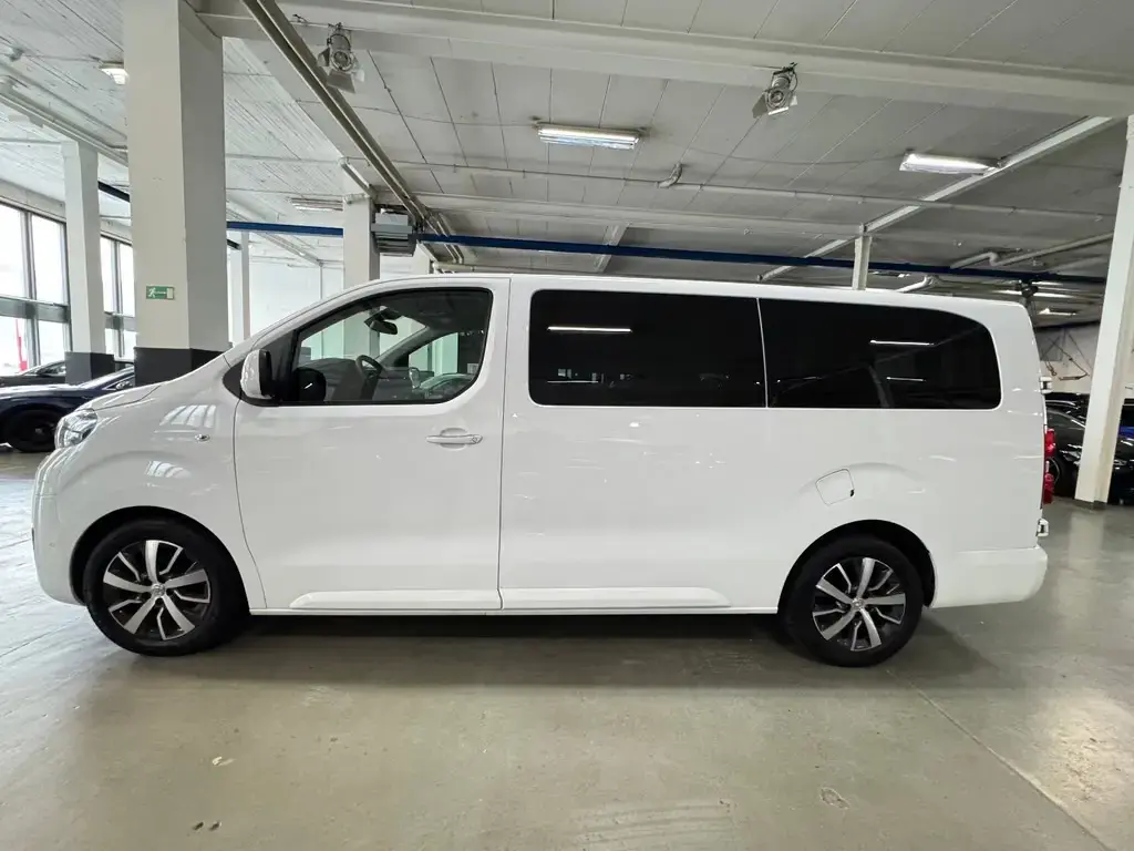 Main__Slider__Photo:Toyota Proace (Verso) Proace Verso L2 Shuttle Comfort Automatik Voll 08/2019-1