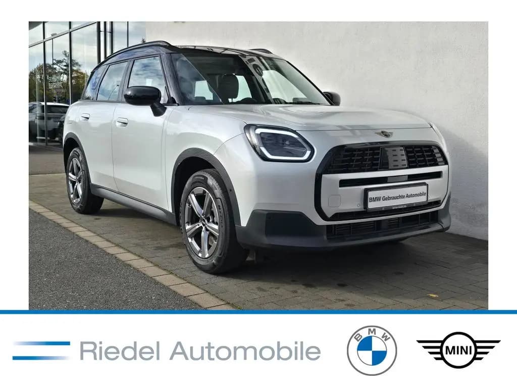 Main__Slider__Photo:MINI Countryman C (Cooper) Countryman C Favoured Trim Navi Head-Up Alarm 04/2024-0