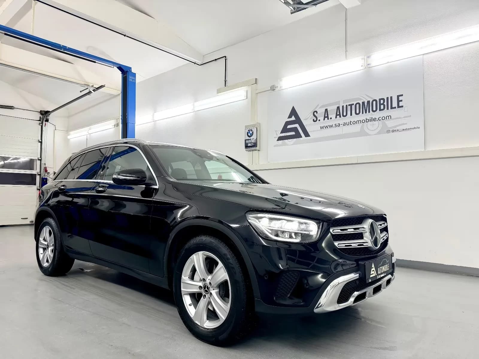 Main__Slider__Photo:Mercedes-Benz GLC-Class 300 12/2020-0