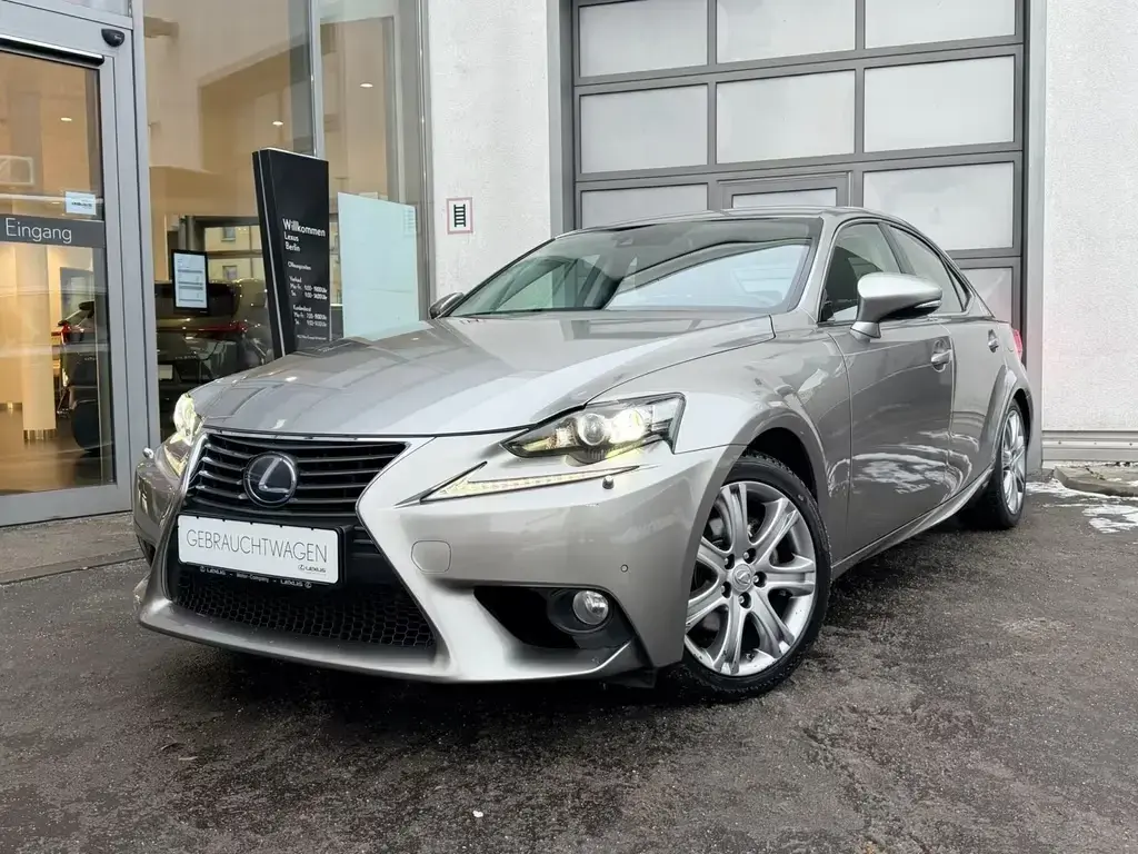 Main__Slider__Photo:Lexus IS 300h HYBRID Luxury Line * Mark Levinson * Anh 12/2013-1