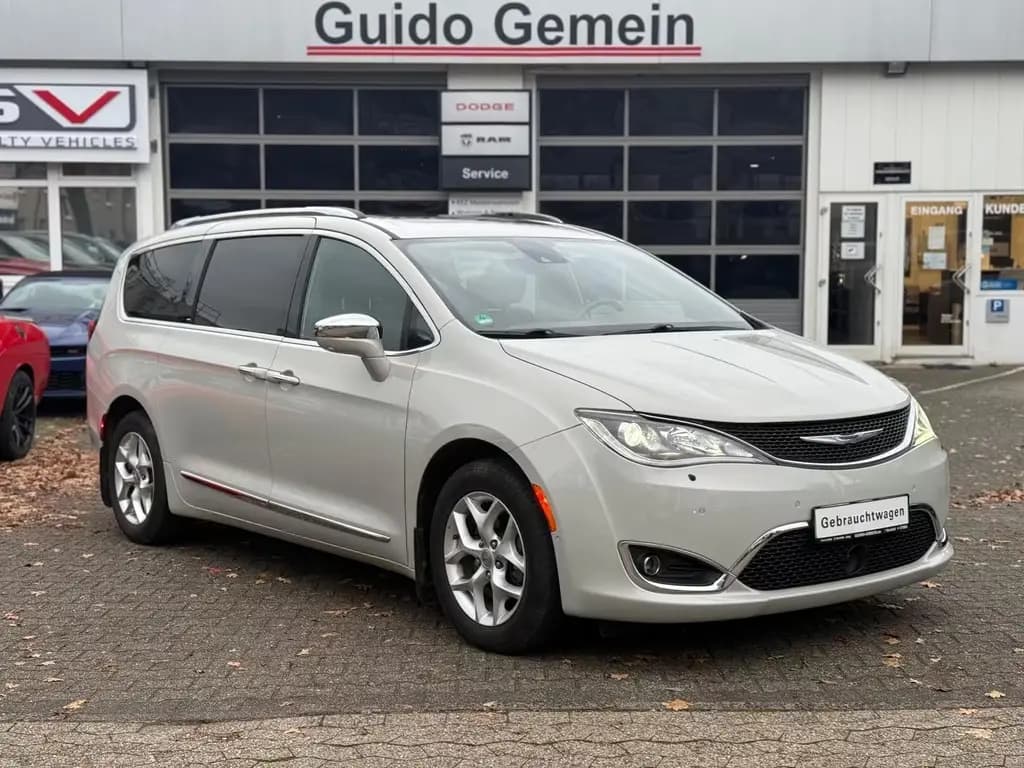 Main__Slider__Photo:Chrysler Pacifica 3.6l V6 Pacifica Limited S + Entertainment 07/2020-0