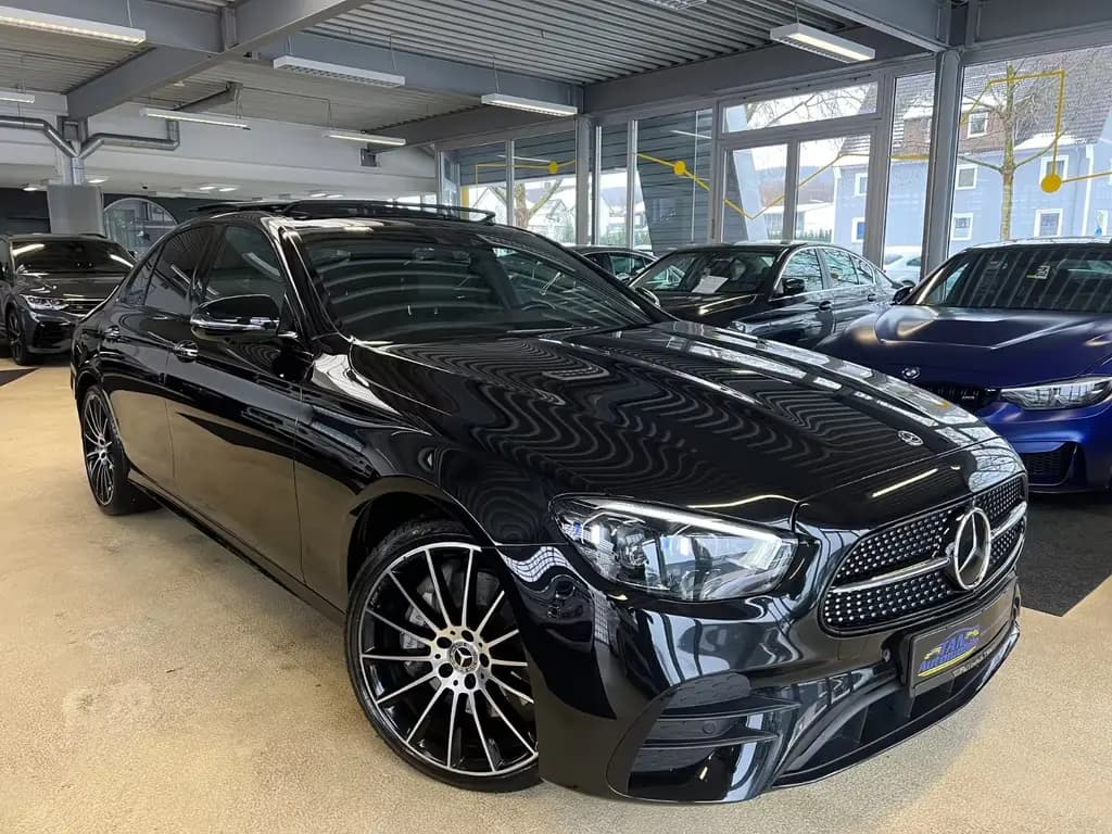 Main__Slider__Photo:Mercedes-Benz E 400 d 4Matic AMG LINE *PANO*designo-manufaktur 11/2020-0