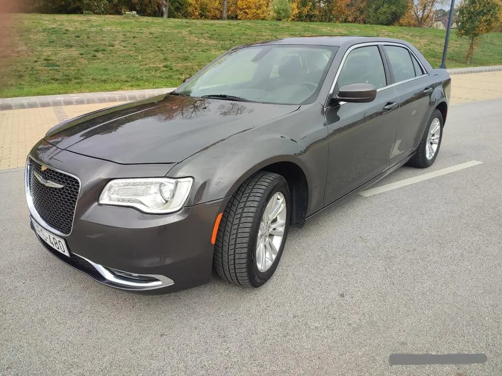 Main__Slider__Photo:Chrysler 300C 07/2017-0