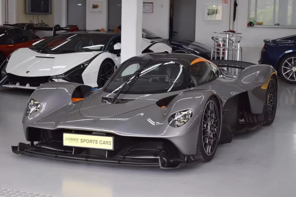 Main__Slider__Photo:Aston Martin Other Valkyrie NEU 1of150 Garantie 11/27, 3J Servicep. 11/2022-0