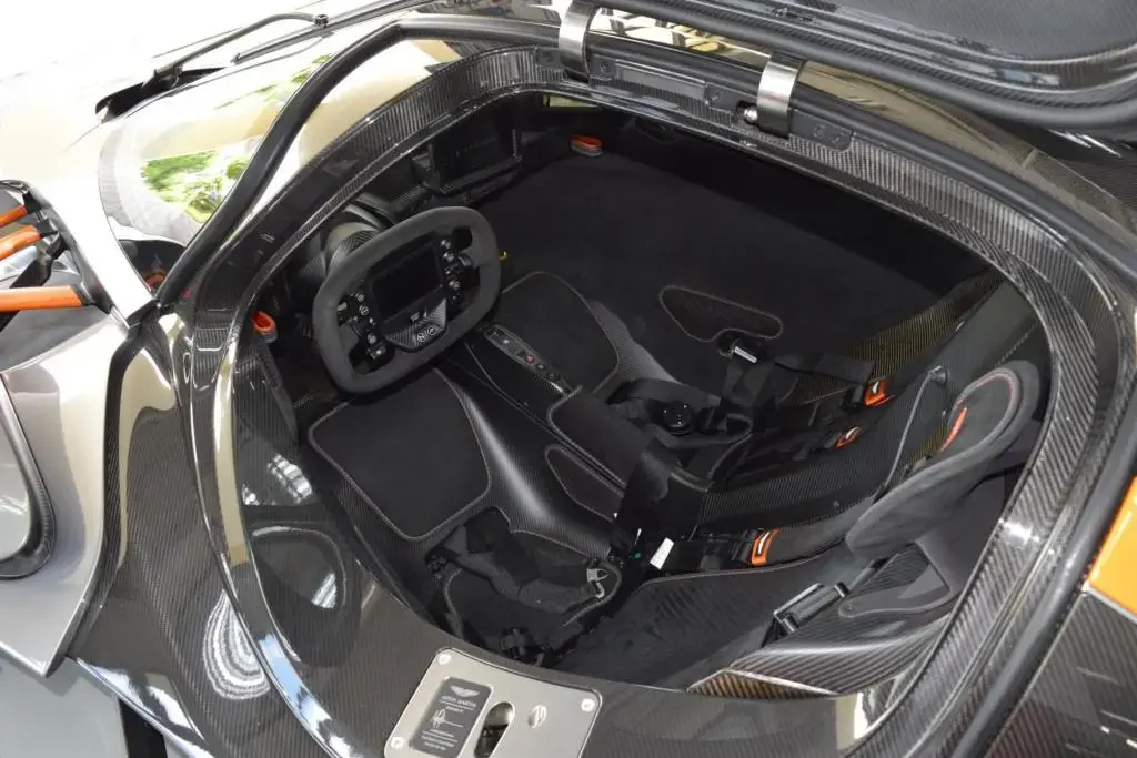 Main__Slider__Photo:Aston Martin Other Valkyrie NEU 1of150 Garantie 11/27, 3J Servicep. 11/2022-1