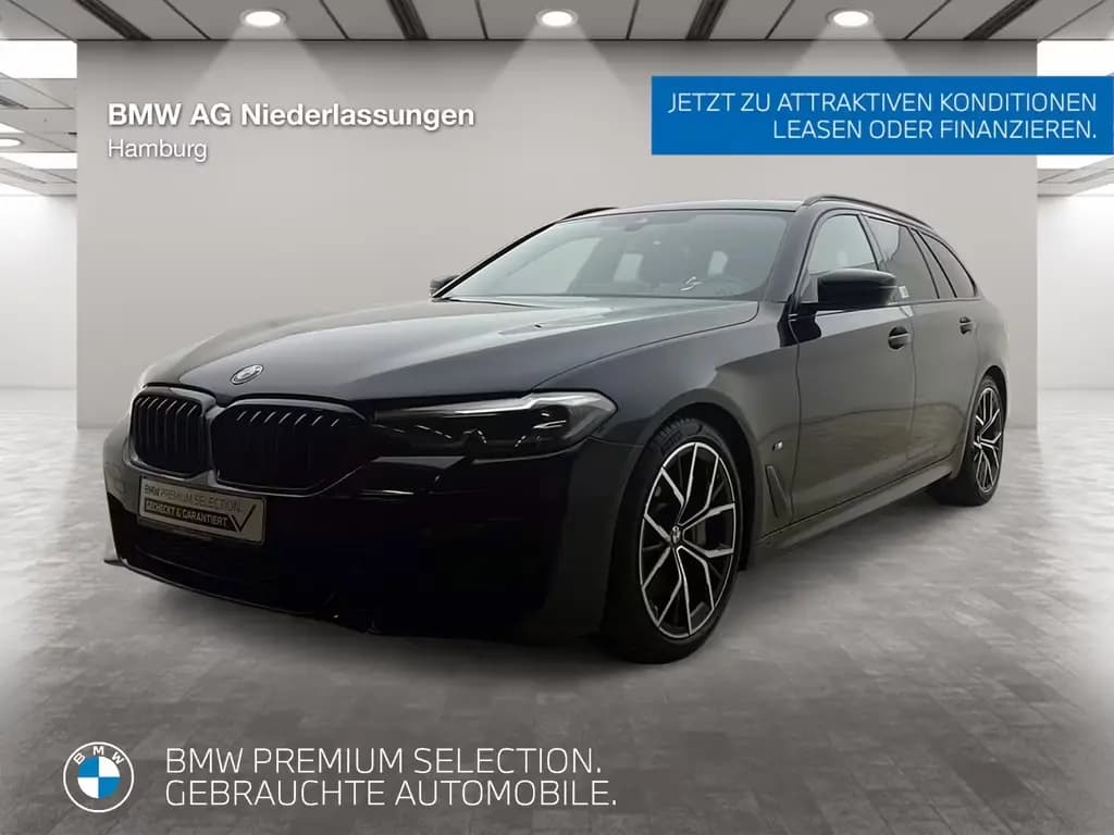 Main__Slider__Photo:BMW 5 Series d Touring M Sport LiveCockpitProf Kamera 12/2022-0