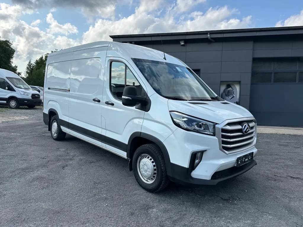 Main__Slider__Photo:Maxus Deliver 9,Klima+PDC+Kamera+Carplay 05/2023-0