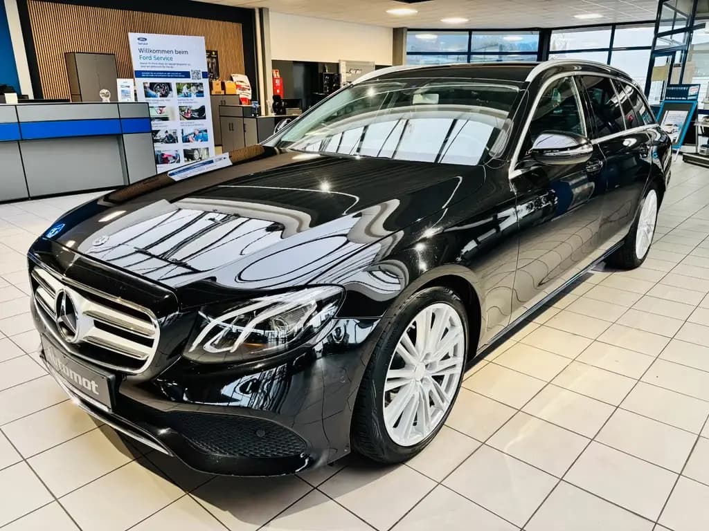 Main__Slider__Photo:Mercedes-Benz E 200 T Avantgarde*LED*Navi*SHZ*Park-Assistent 05/2018-0