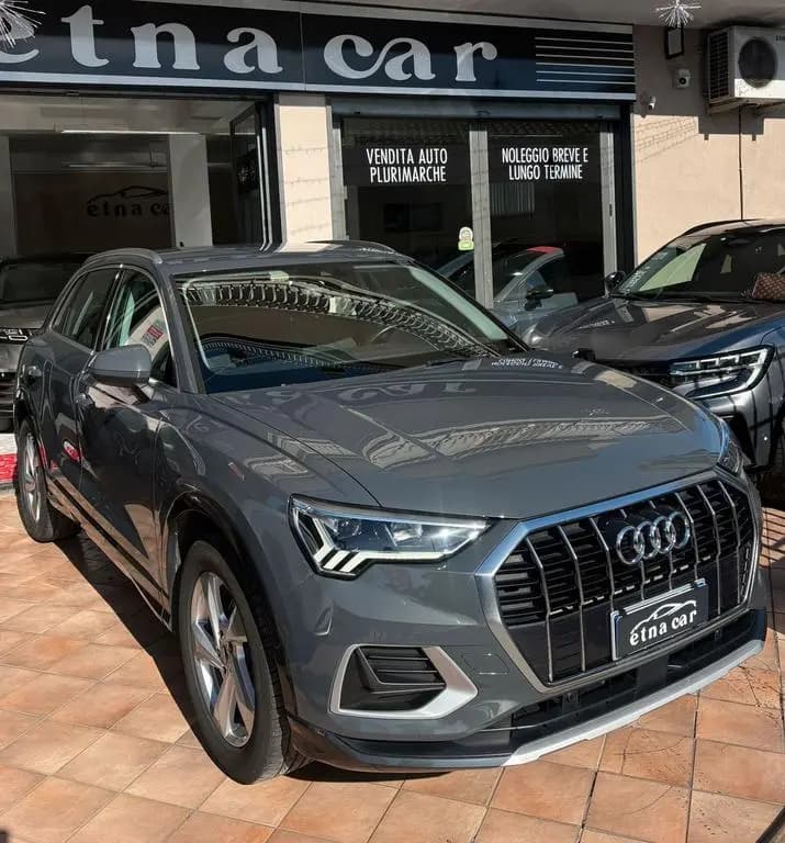Main__Slider__Photo:Audi Q3 35 TDI S tronic Business 07/2019-0