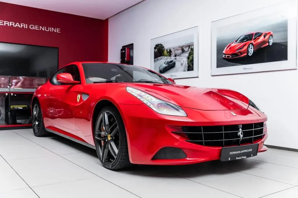 Main__Slider__Photo:Ferrari FF 6,3 V12 4x4 05/2015-0