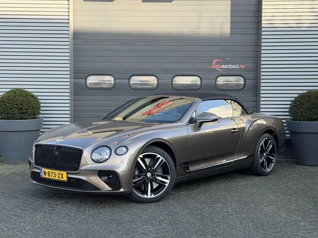 Main__Slider__Photo:Bentley Continental GTC 6.0 W12 New Bentley Service | 36 08/2019-0