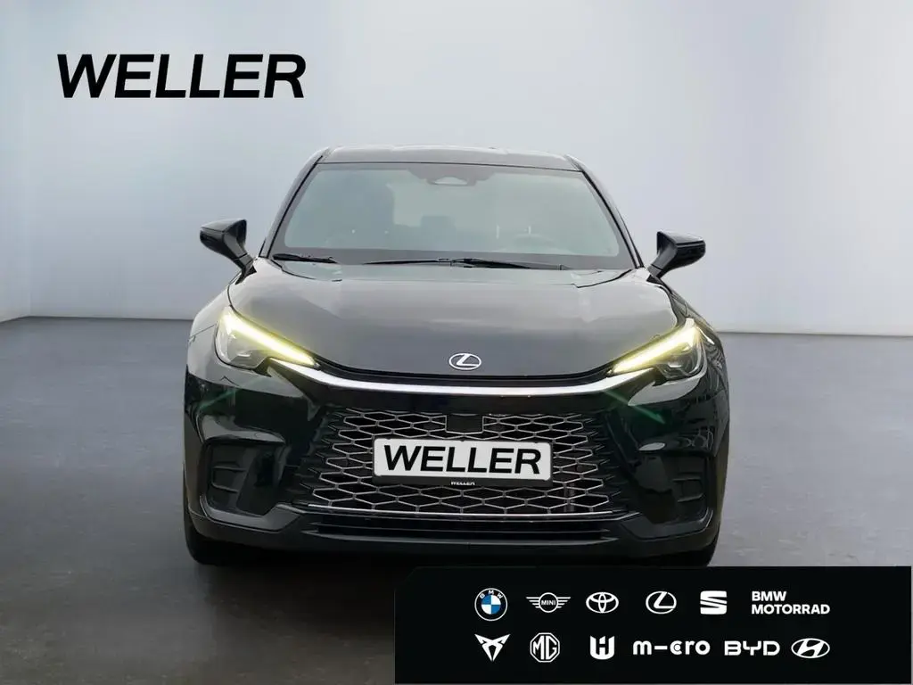 Main__Slider__Photo:Lexus LBX 1,5 l, 136 PS CVT 4x2 5-Türer ELEGANT BLACK 03/2026-1