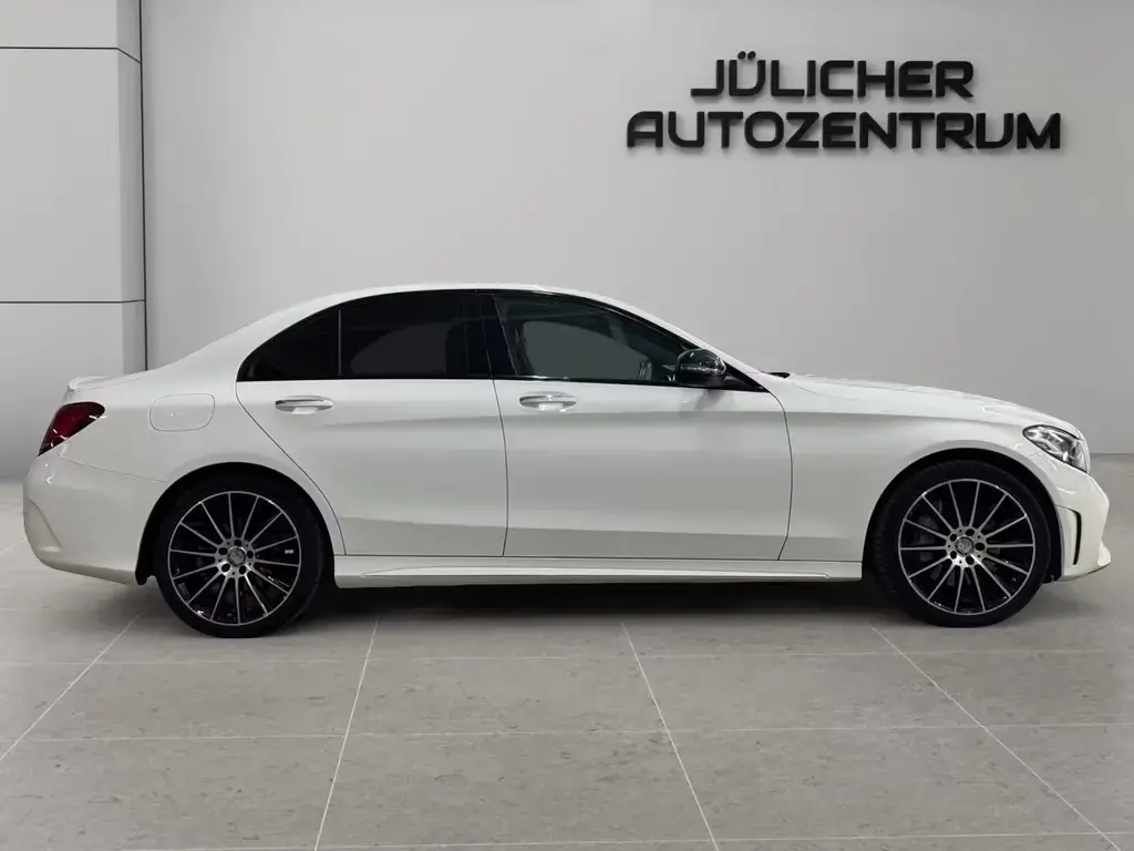 Main__Slider__Photo:Mercedes-Benz C-Class 300 4Matic Lim. Amg , Burmester Soundsystem 07/2019-1