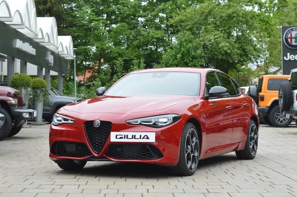 Main__Slider__Photo:Alfa Romeo Giulia 2.0 Turbo Veloce Q4 280 PS 02/2024-0