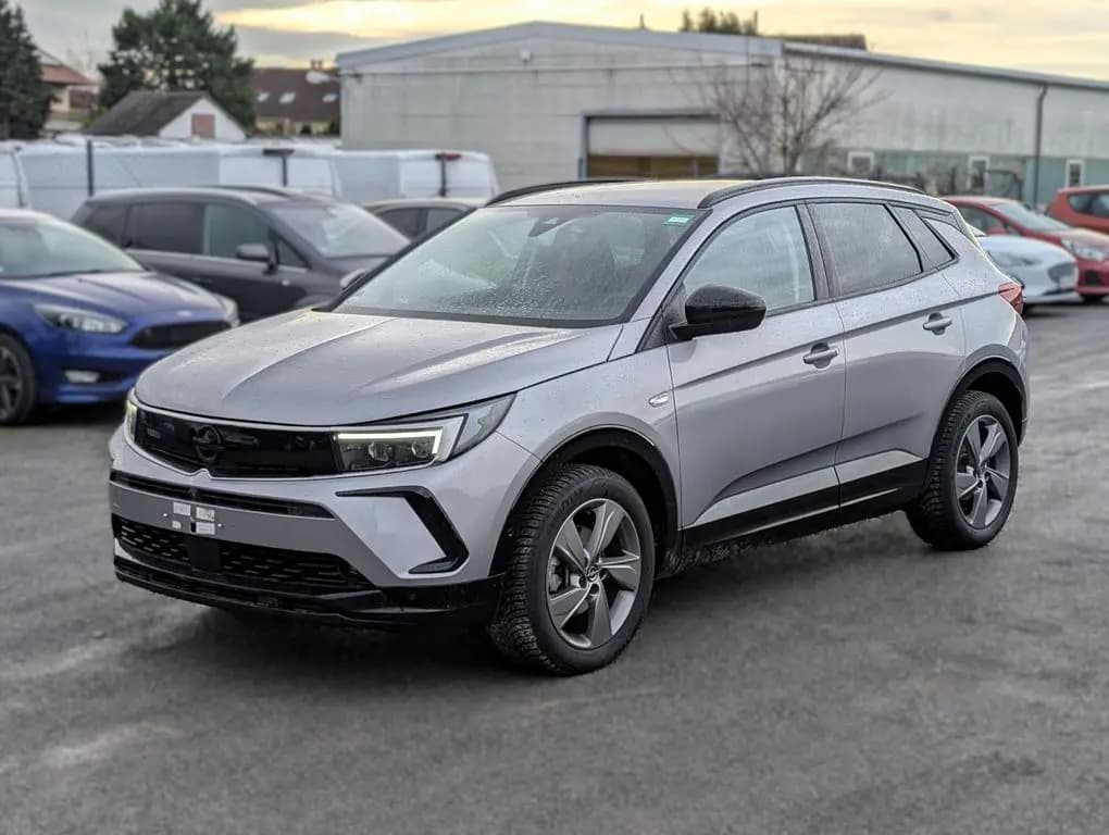 Main__Slider__Photo:Opel Grandland 1.2 Turbo GS AT8 AHK IntelliLux Navi 10/2024-0