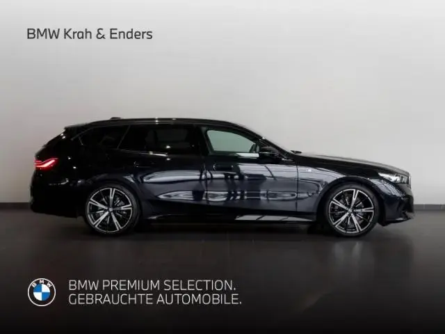 Main__Slider__Photo:BMW 5 Series 520 d xDrive Touring M Sport H&K+StandHZG+AHK 05/2025-1