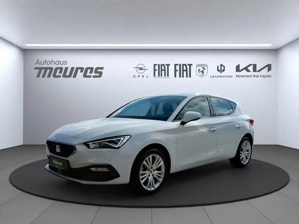 Main__Slider__Photo:Seat Leon 1.5 Style DSG eTSI Apple CarPlay Klimaautom 04/2024-0