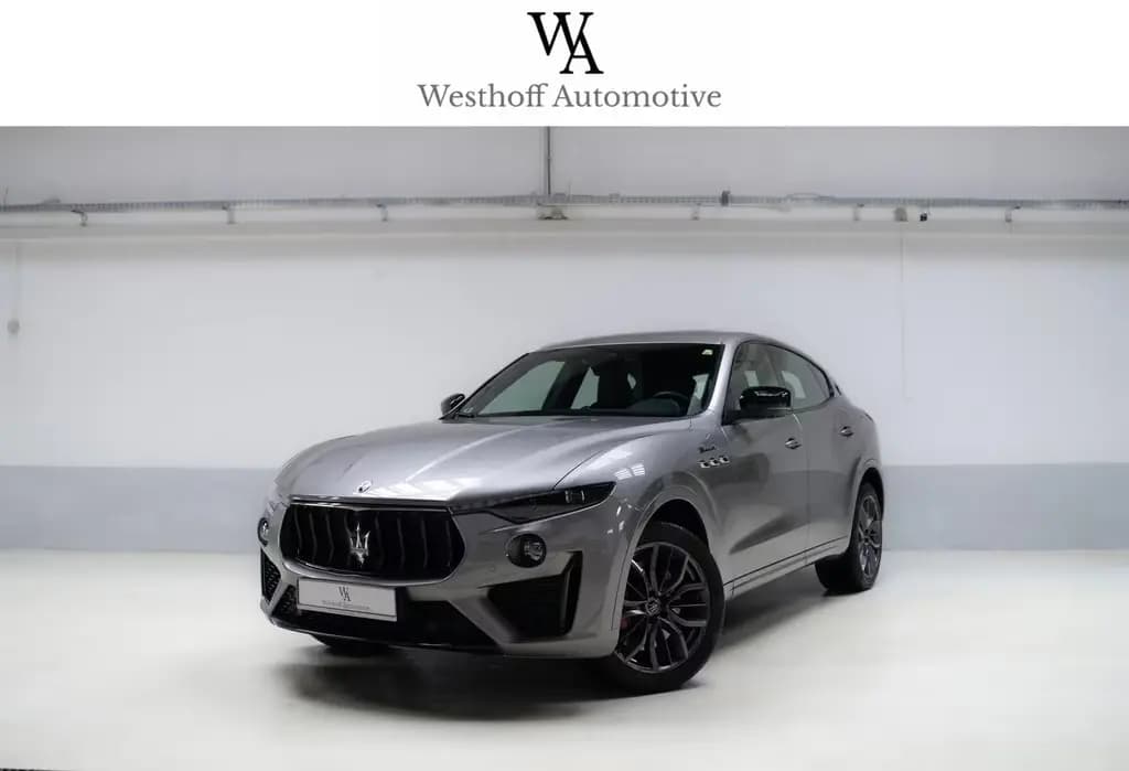 Main__Slider__Photo:Maserati Levante Modena S MY 22 Sportsitze B&W Carbon Alc 12/2021-0