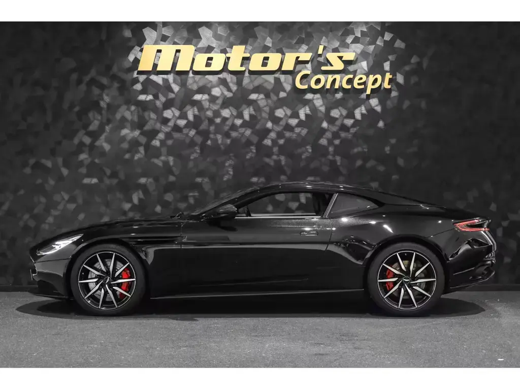 Main__Slider__Photo:Aston Martin DB11 5.2 V12 TWIN TURBO 01/2018-1