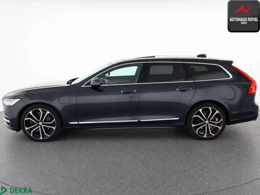 Main__Slider__Photo:Volvo V90 T8 AWD RECHARGE INSCRIPTION FOUR-C,BOWERS,SH 06/2020-1