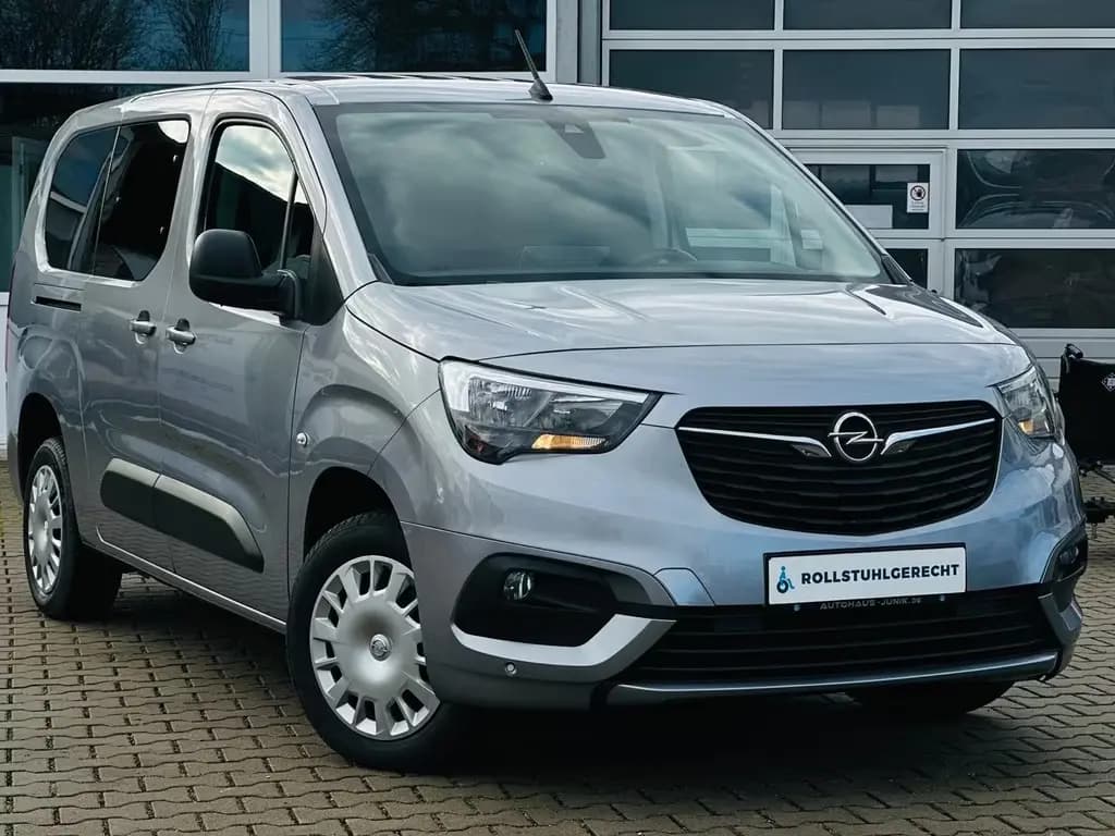 Main__Slider__Photo:Opel Combo Life E Edition Behindertengerecht-Rampe 05/2023-0